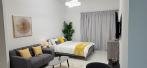 Elite 6 Sports Residence, Lavish Studio by Golden Casa
